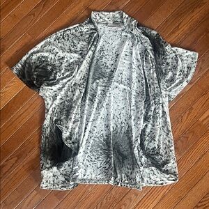Chico's Black and Gray Patterned Top